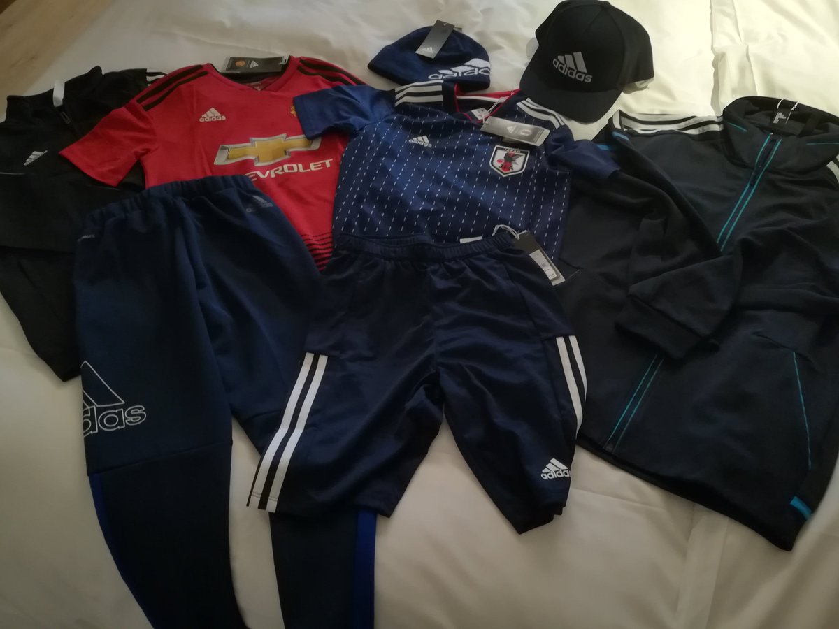 Masako アディダスアウトレットがセールでアウトレット価格から全品半額 さらに1万以上で3000円引クーポンも使えて 8点で8000円弱 更に言うなら今日からイオンカードで2割キャッシュバック この時期に軽井沢旅行にしたワタシを褒めたい Adidas