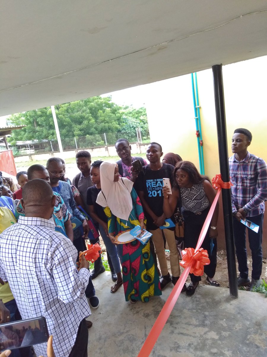 Avms_unibadan's tweet photo. At the Official commissioning of Faculty Dog Kennels, renovated by the graduating set of 1998/1999 (DVM Ib).
#DVMib #vetlife #FVM_UI #AVMS_UI #progress #smallanimalmedicine #veterinarians https://t.co/RRv7Z7afgh