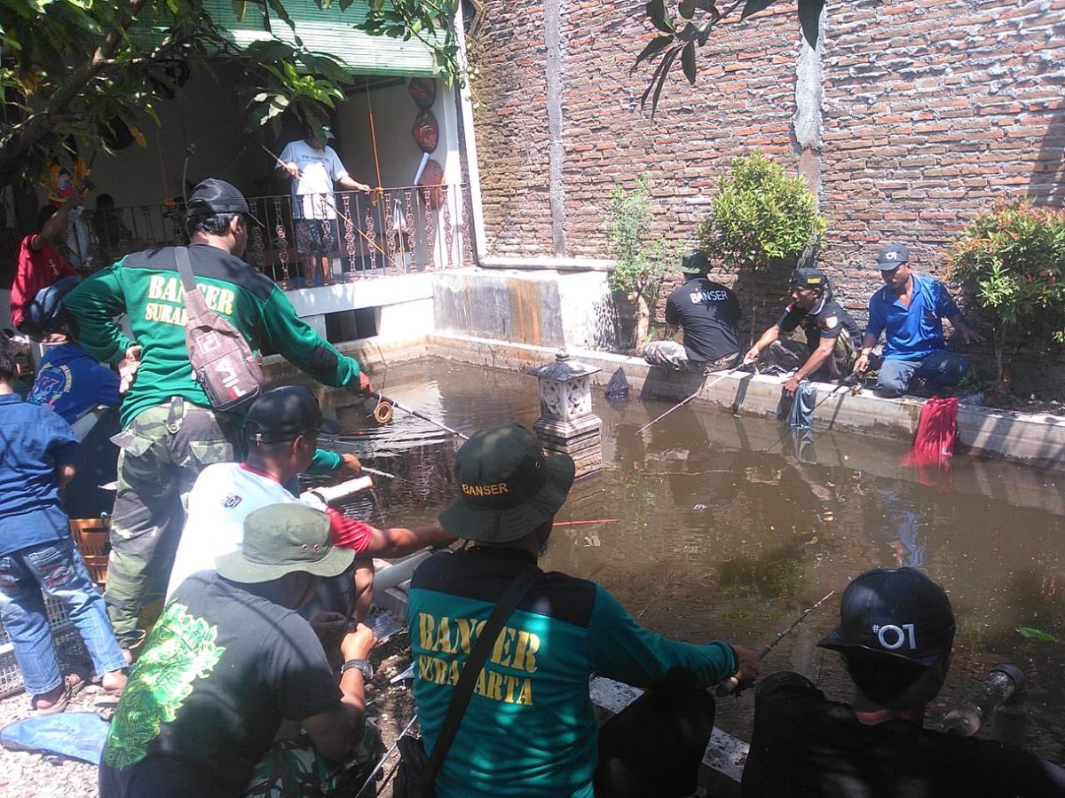 ansorcybermedia's tweet photo. Ada yang sukanya mancing nampaknya,,,,

#BanserUntukNegeri https://t.co/ooyHC8C4DE