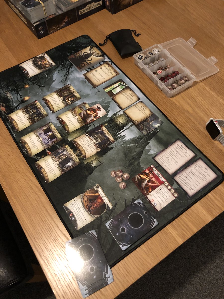 razewaiver's tweet photo. My new favourite hotness. Arkham Horror LCG. #ArkhamHorrorLCG #FantasyFlightGames #boardgames https://t.co/dRecTAGqeh