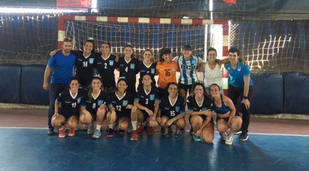 TanoMaringolo's tweet photo. #HandballRacing: 2º Fecha. Torneo FEMEBAL. Racing Club venció a Lugano Tennis por 27-17... @RacingHandballV... 📸 @AcadeportesRC https://t.co/XReKAv9aHa