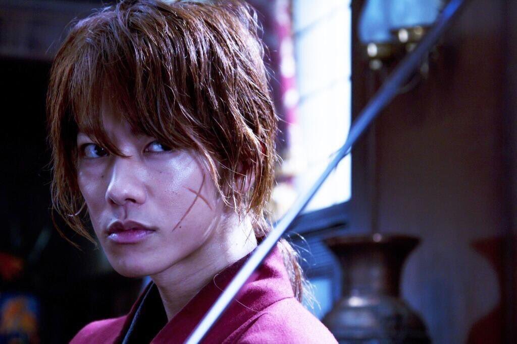 warnerjp's tweet photo. ＼伝説はここから始まった！／
7年前の今日は、大友啓史監督×佐藤健さん主演『るろうに剣心』公開日！明治の世に「不殺の誓い」を掲げた剣心は、再び大きな時代の渦に飲み込まれていく…。従来の邦画の常識を覆した超速殺陣アクションは必見！
そして『#るろうに剣心最終章』は2020年夏、2作連続公開！ https://t.co/f761A6BD5E