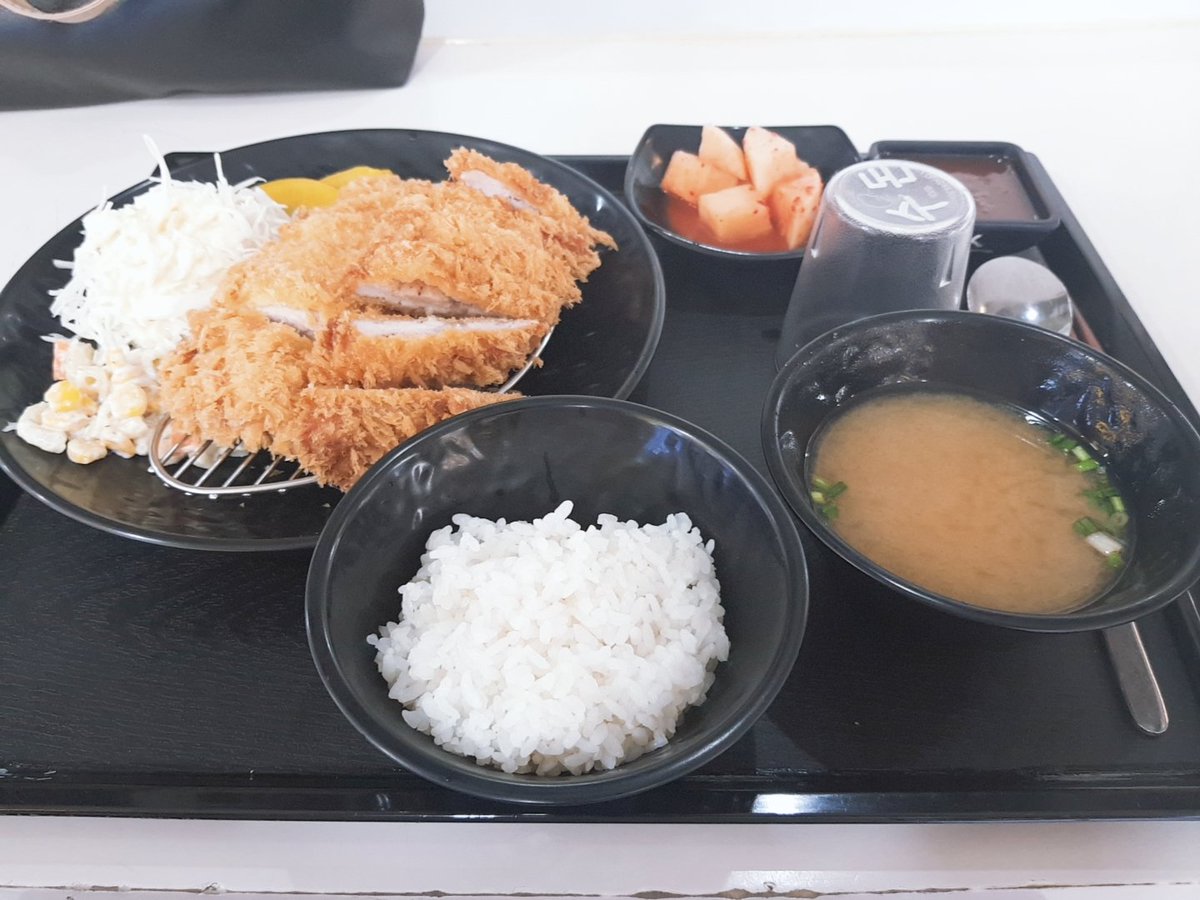 tpxkr12's tweet photo. 신도림 테크노마트 지하가서 먹었는데 의외로 맛있고, 착한 가격들이 많네요 
이게 5천원ㅋㅋㅋ https://t.co/ZoQ4vx9aLZ