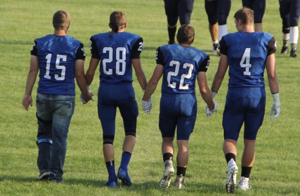 BalounKristin's tweet photo. 2019 Redfield Pheasant team captains.  🏈💙Lead your team to victory. You are because of them. https://t.co/cExNLlDvf2