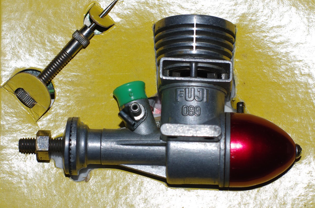 nfveor's tweet image. ＃Fuji099 ＃富士物産 ＃modelengine

既に手放してますが写真が残ってた
Fujiは始動性がよく初心者が扱いやすかった
＃Uコン ＃ユーコン