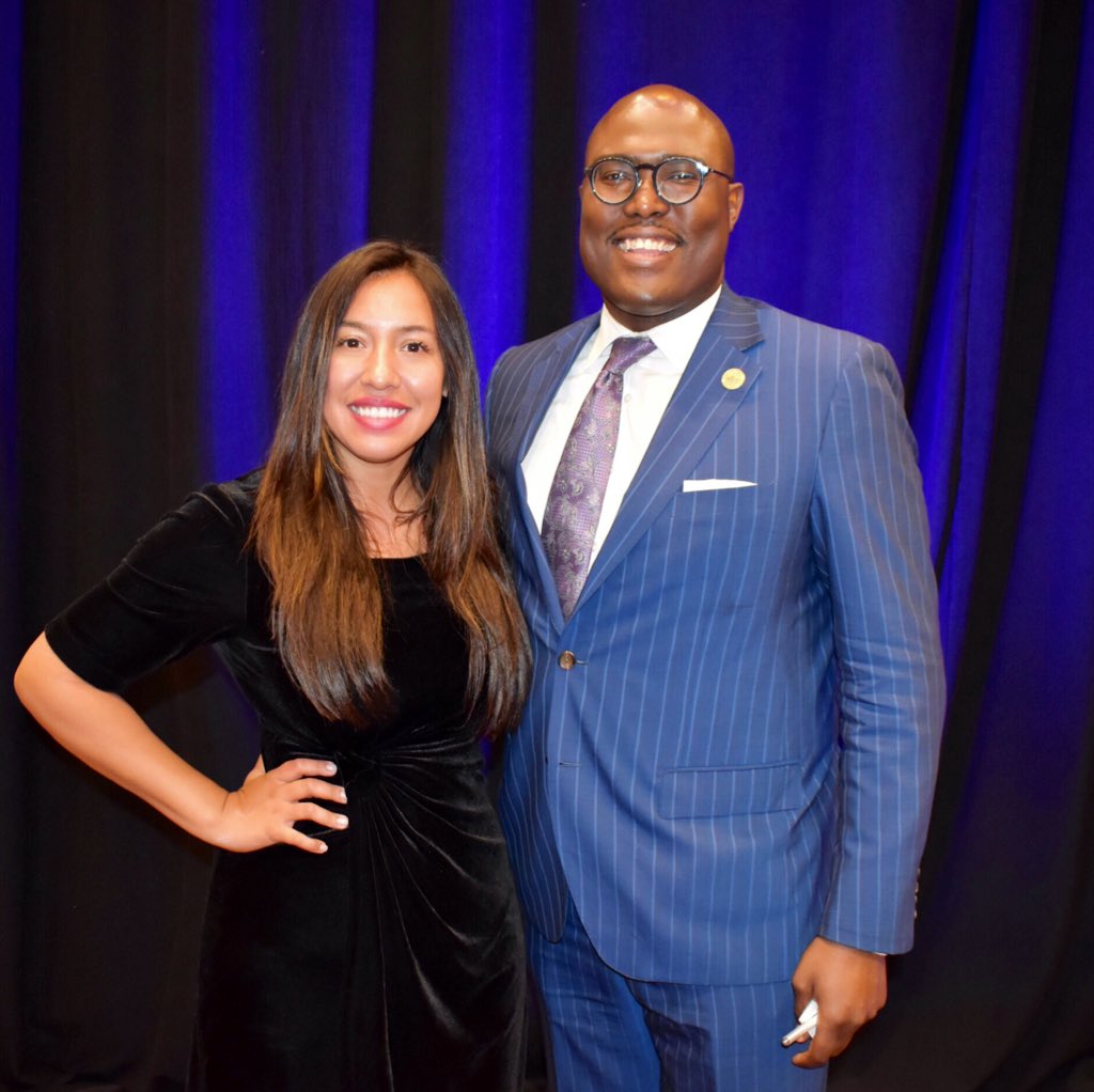 JeannetteCeja's tweet photo. The Airport Minority Advisory Council @AMAC_ORG asked an important question to Mayors in the USA: “What do you see is the role of your airport?” And the responses were great.
Thrilled to have met the Mayors including: @FrankScottJr the Mayor of Little Rock, Arkansas. #AMAC2019 https://t.co/F9TjxoWHno