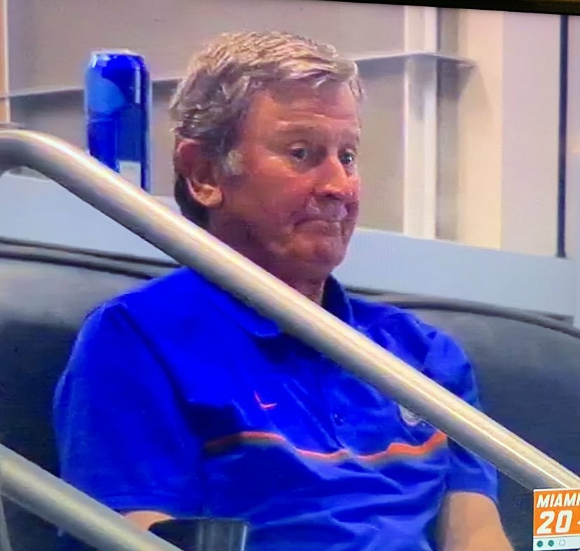 J_Math23's tweet photo. Tonight's Miami vs Florida game summed up in a photo: https://t.co/MjF7Cl2gJR