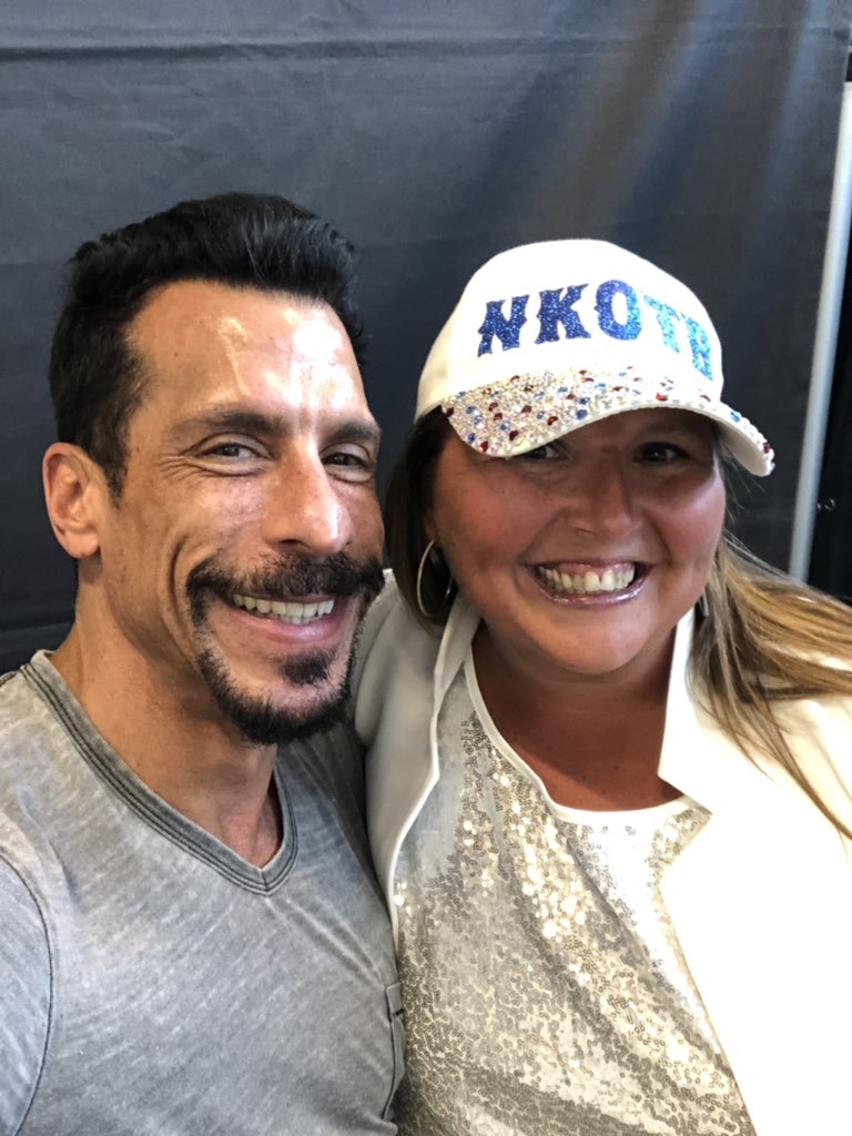 tmisinski's tweet photo. @dannywood #SelfieSaturday https://t.co/jZlvYeIQc0