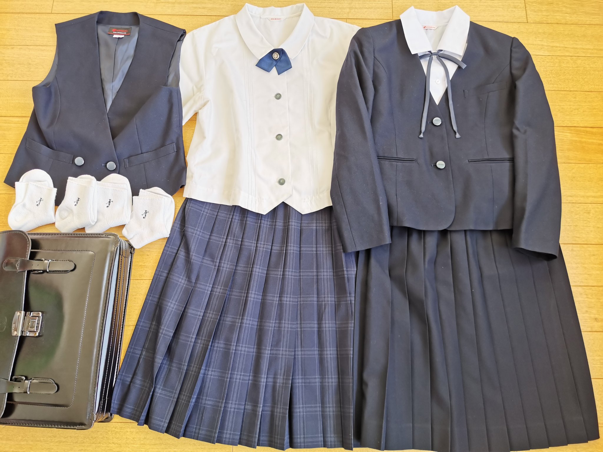 制服買取 買い取り 専門店デジタルウェブ No Twitter 長崎女子商業高校の制服セットを買い取らせて頂きました 珍しい私立の商業高校 襟なしジャケットのデザイン 夏服のスカートはチェックです デジタルウェブへお売り頂きありがとうございました 制服 学生服