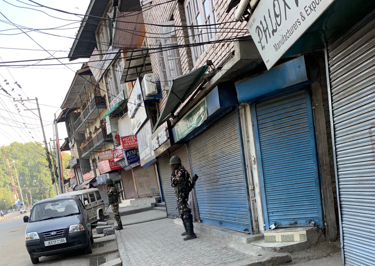 (2) Saturated Military Presence: I've visited many violence affected areas - but this is the most claustrophobic security force presence I've ever seen in a large urban area. It's absolutely maddeningly oppressive. Soldiers, paramilitaries and police are literally everywhere.