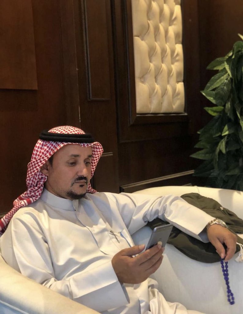 لا مثيلاً لأبي لو بحثتُ فوق الدهرِ دهراً...
احبك أبي♥️