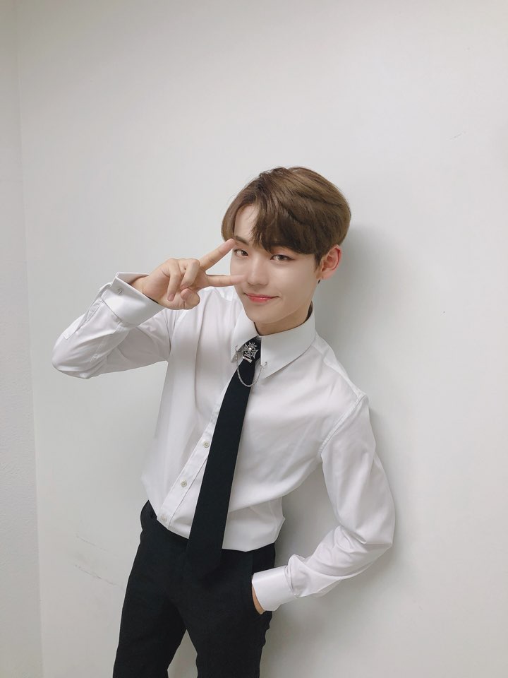 official_ACE7's tweet photo. [#에이스_찬]
즐거운 일요일!! 내일 생각말고 오늘 하루 즐겁고 재밌고 행복하게 보내자😉 

#ACE #에이스 #CHOICE #초이스 #일요일 #벌써 #? #시간 #워프 #😭 https://t.co/EsiZWNUqy7