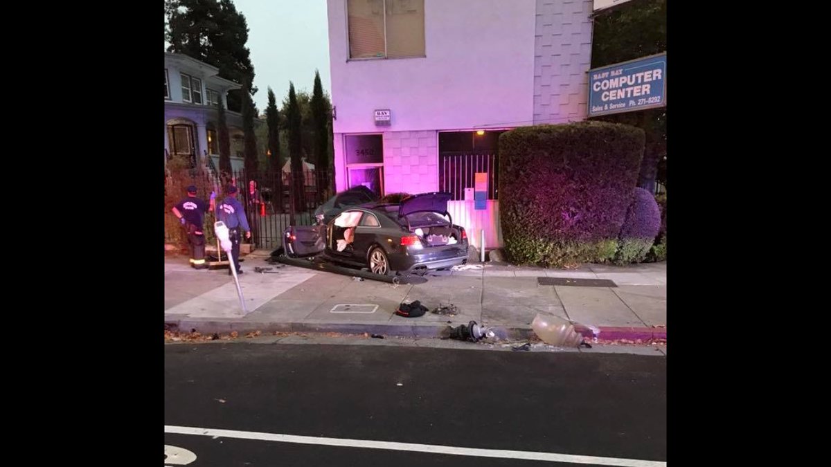 henrykleeKTVU's tweet photo. 3 busted after they’re caught trying car handles in Piedmont before dawn, elude an officer at high speed &amp; then crash stolen car into this bldg at Lakeshore &amp; Mandana in Oakland, per #PiedmontPD. Two complain of pain. 3rd has broken leg. Stolen tools &amp; mail found in car https://t.co/luaywXEc6e