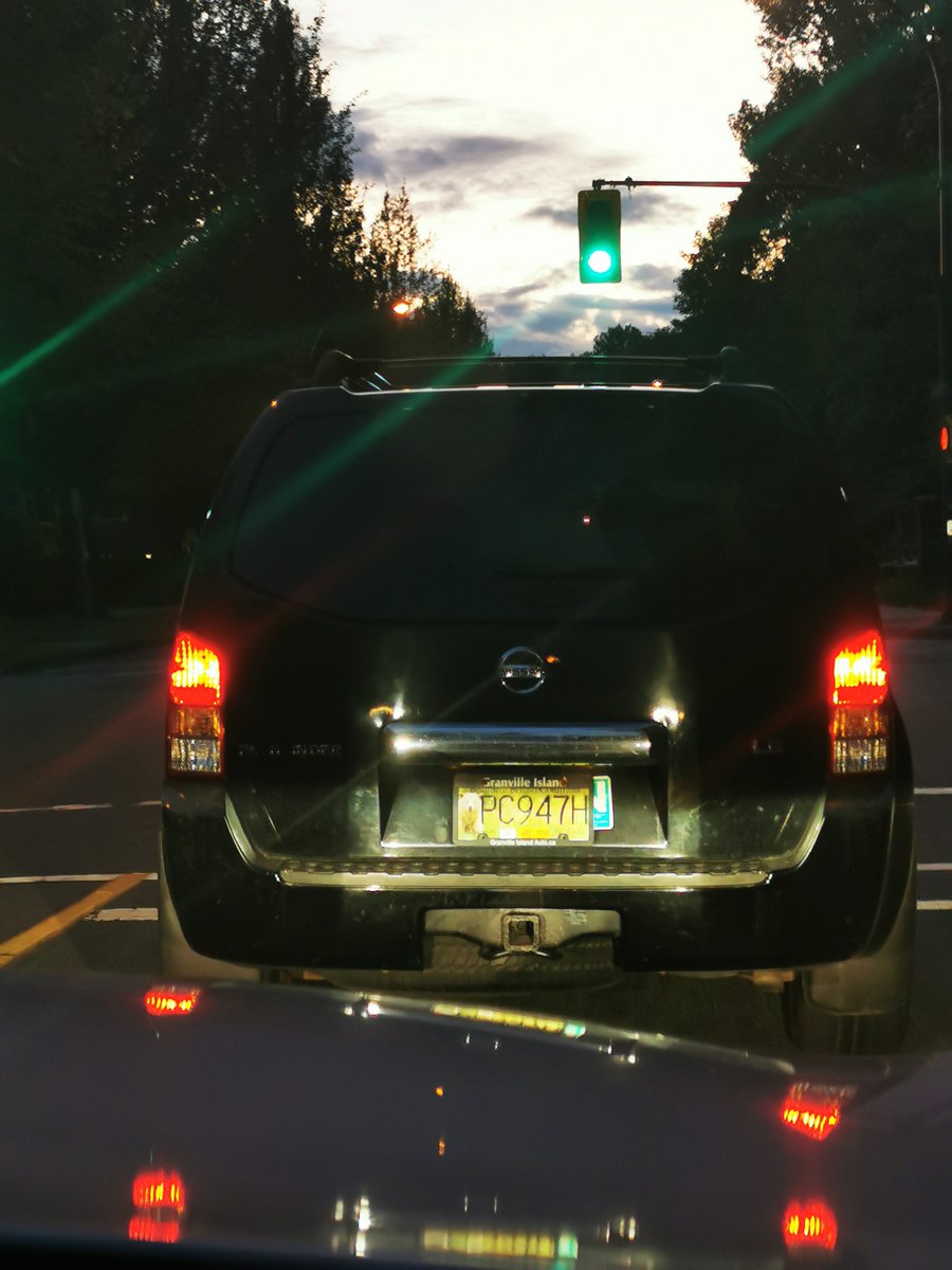 apollo13zx's tweet photo. This guy passed two stop signs on Marine Dr without stopping. @icbc @BurnabyRCMP https://t.co/XtuZmK2rmY