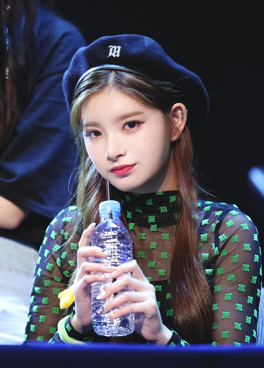 luxury1229's tweet photo. 190824 #왕이런 #이런 #王怡人 #yiren https://t.co/FHgzmqkYw5