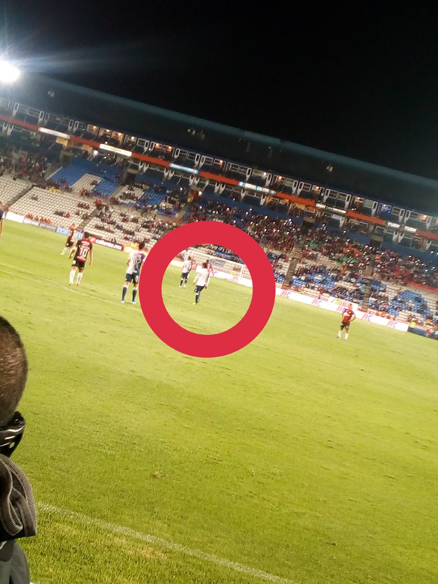 Mary_Monroy97's tweet photo. Lo más cerca que pude estar del Capitán Goleador @JH16of 

#VengaBurrito🙌
#VengaCapi✨ https://t.co/xhzOhKJwC9