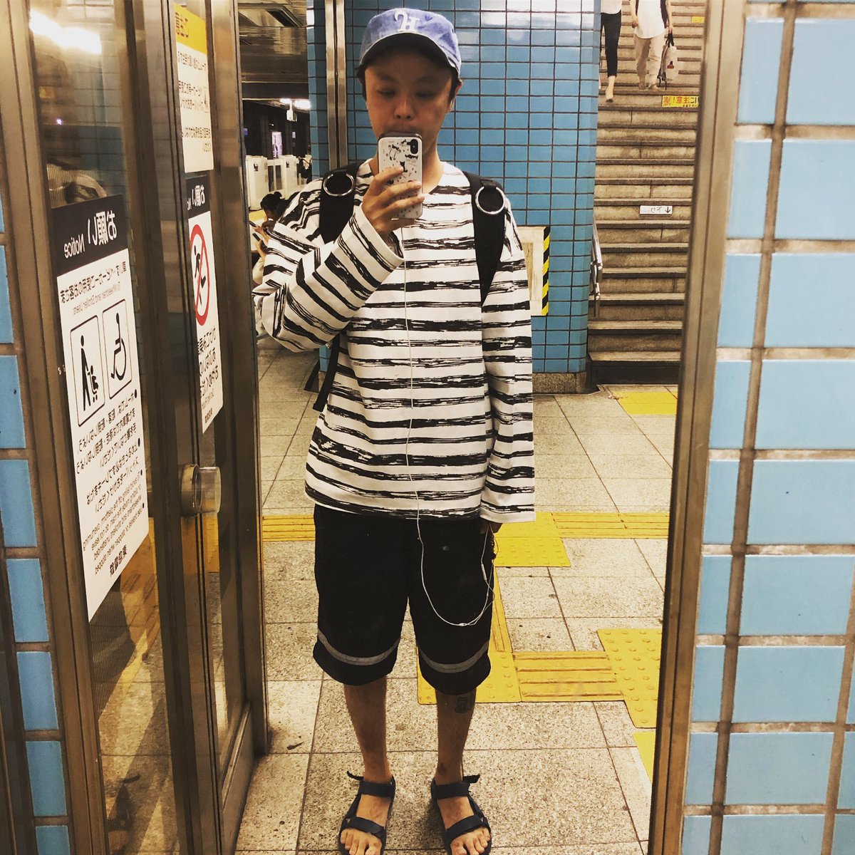 HEADGOONIE's tweet photo. 今年の冬こそズタボロデニムはきたい^_^
海賊🏴☠️ボーダーは9月中には再入荷予定、お待ち下さい🙏
キリンシャツは #headgoonie2020ss でリリースします。
https://t.co/wA8IcwUAkF
#headgoonie #boro #bordert #giraffe https://t.co/220DHVLfkd