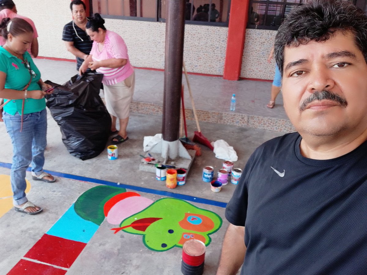ProfeCastillo_'s tweet photo. Supervisión de Educación Fisica No. 03 apoyando en el pintado del Patio Pedagogico de la Esc. Aquiles Serdan de la Col. Gaviotas Norte. https://t.co/hwhXaEfDHl
