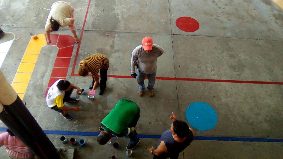 ProfeCastillo_'s tweet photo. Supervisión de Educación Fisica No. 03 apoyando en el pintado del Patio Pedagogico de la Esc. Aquiles Serdan de la Col. Gaviotas Norte. https://t.co/hwhXaEfDHl