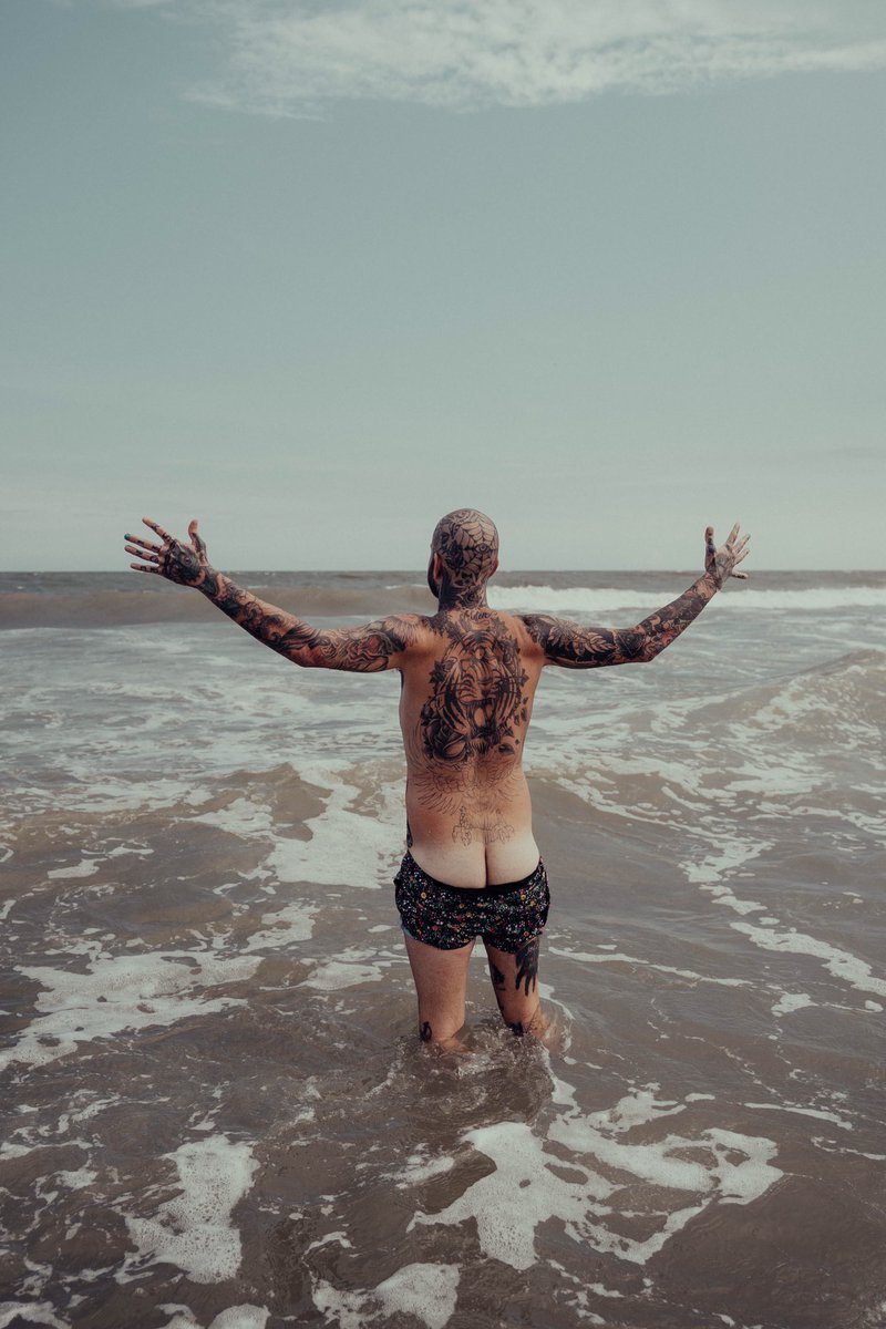 FRONZ1LLA's tweet photo. hi I got my account back 🙃 just case I ever get hacked again, here’s the ONLY nude I’ve ever taken! can’t threaten me with it now 🤠🖕🏼 get a life https://t.co/68jEvQuM7i