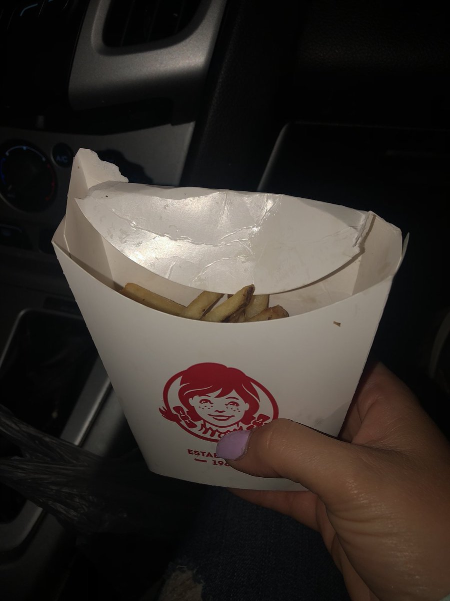 Hannicole96's tweet photo. @Wendys who serves fries like this, and you’re out of ranch , AND out of chocolate frostys like what?? https://t.co/p3OIhoDaYC