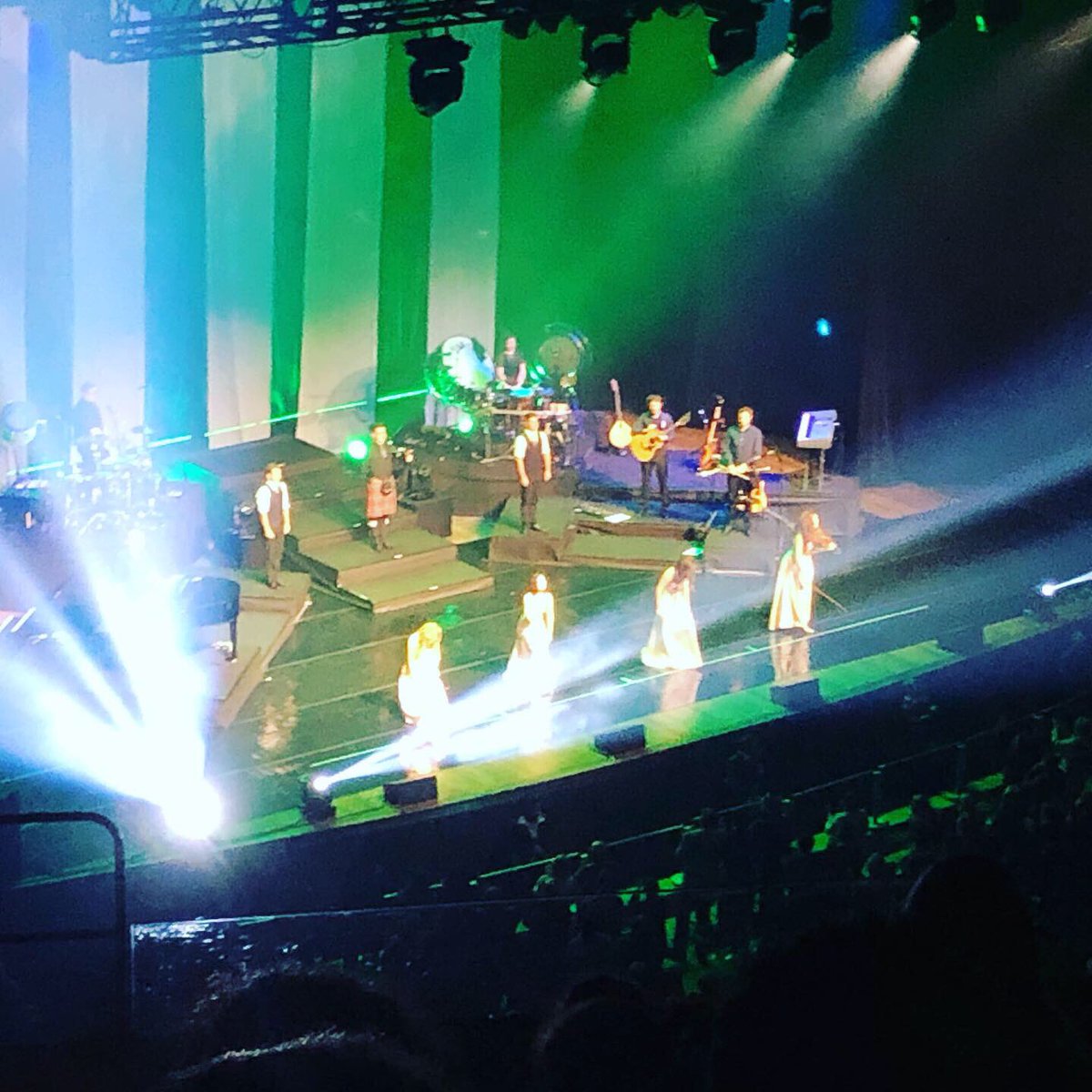 Armando_Ribeiro's tweet photo. Uma noite mágica...🧚🏻♀️ com Celtic Woman em Ancient Land 🧝♀️🎻
@Celtic_Woman 🍀
@MaireadCarlin 🍀 @EabhaForum🍀
@tara_mcneill 🍀
@meganwalshcw🍀
#celticwoman #ancientland #credicardhall #ancientlandtour https://t.co/gxqaObc3p5