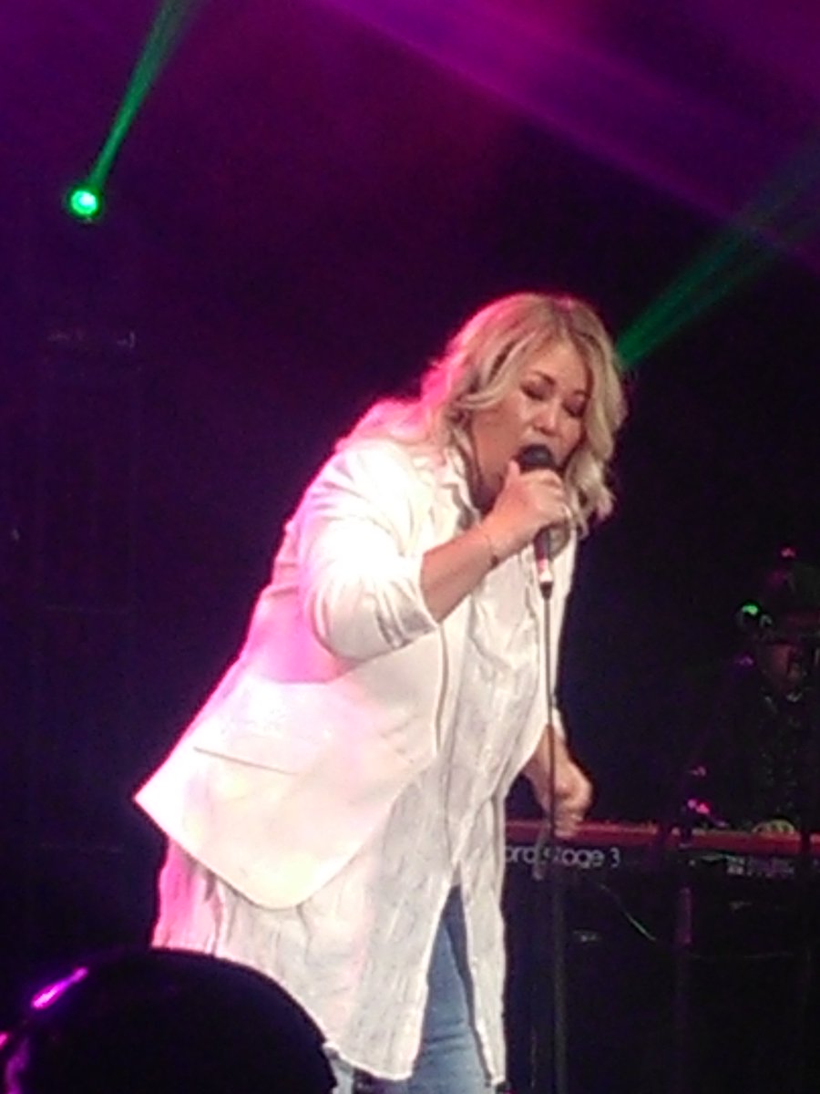 sophiefotini's tweet image. #jannarden concert at the #cne #bandshell this evening was simply divine. The first time seeing her live. Great atmosphere, great jokes, and the singing was great as well. @jannarden  You made Toronto great again!