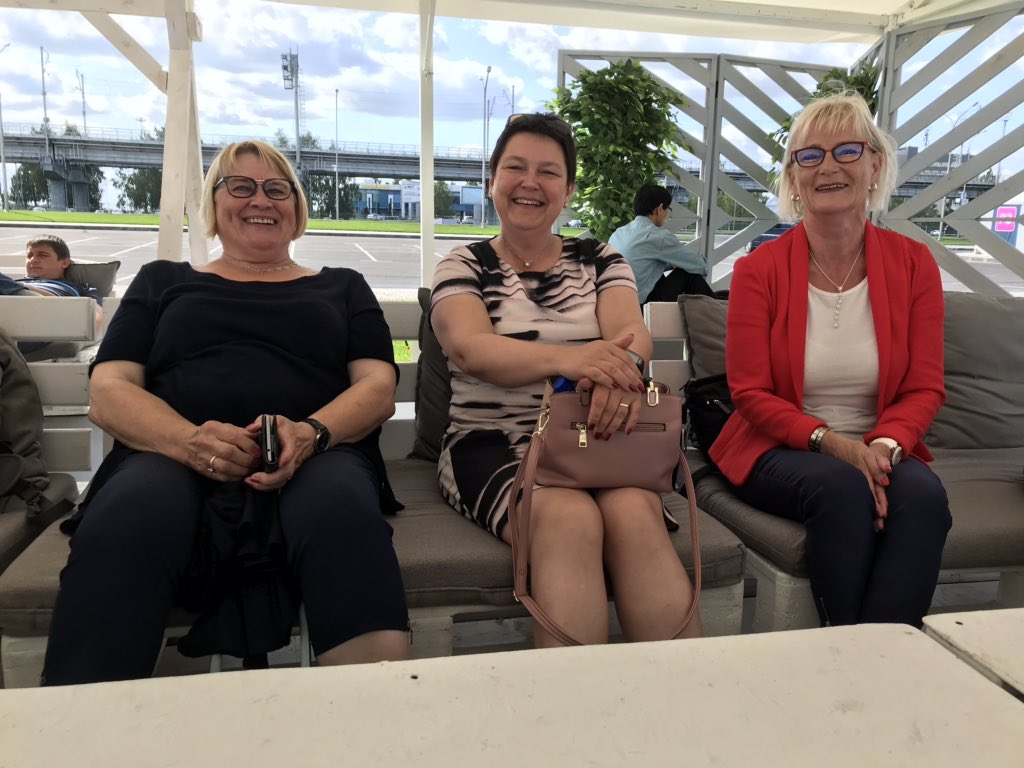 FlinkmanArja's tweet photo. Itä-Suomen Koulutuksenjärjestäjät ISAKO taas tärkeän äärellä. Osaaminen ratkaisee alueen menestymisen. Kovaa työtä, mutta ketään ei jätetä eikä periksi anneta. #WorldSkillsKazan2019 #Festo #ISAKO https://t.co/oR37wip5wm