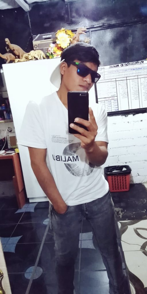 yhonatan_zavfer's tweet photo. Soy #Simplemente_Yoπ un chico dipuesto a todo, con las fuerzas suficientes a superar todo reto que me propongas pues sii este soy Yo #Yo_Yhonatan el #chico #rainbowπ
#gayboy #teenboy #gayteen #Pride #lima_pride_2019 #Black_White18 #Smile #Suggar #ismylife #lifestyle #followme https://t.co/mLvL7BcCm1