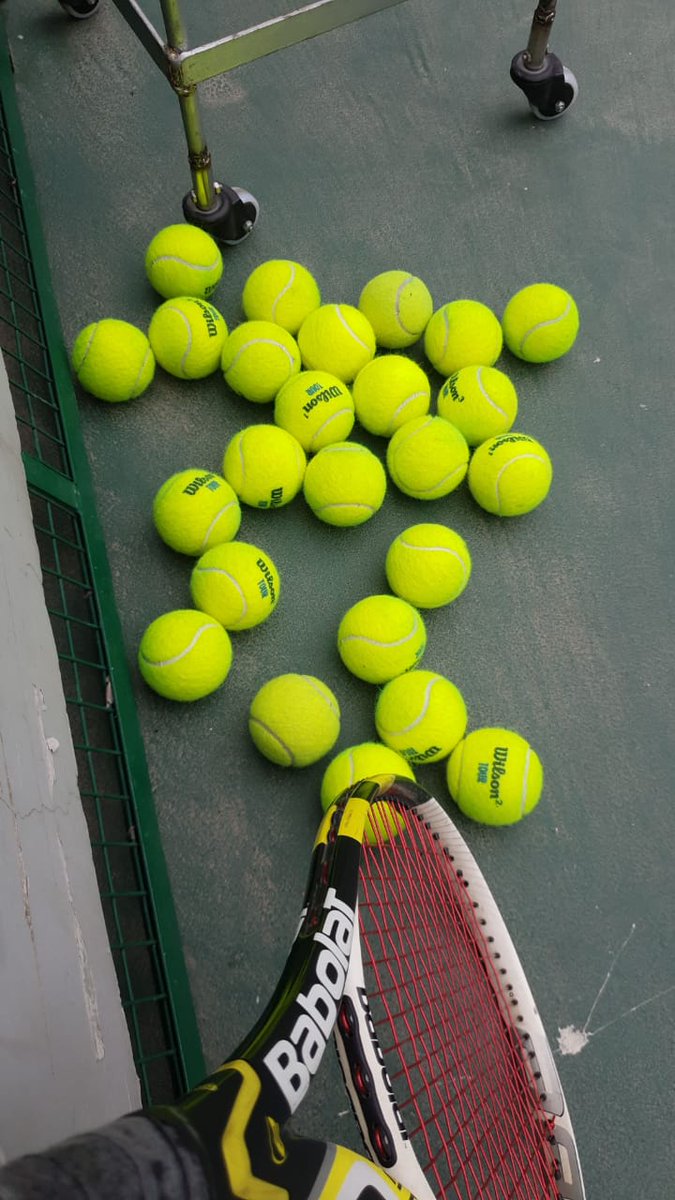 satyaumanandu's tweet image. The feeling of lightness when u play, serve a basket of serves with no #doublefault and earn your sip of water!  #matchless #tennis