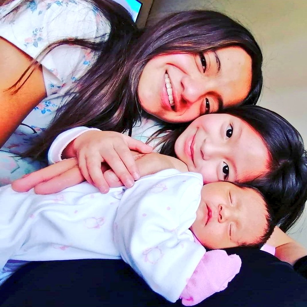och_am's tweet photo. ❤ ¡Feliz primer mes de vida! #Zoe #Micaela 💚 😀😍 Nuestro suspiro de vida @Kath_mcr, impulso de alegría y ternura...
24/08/2019
Peso ➡️ 3.400gr 
Talla  ➡️ 50cm https://t.co/Jvp1XPdKmy