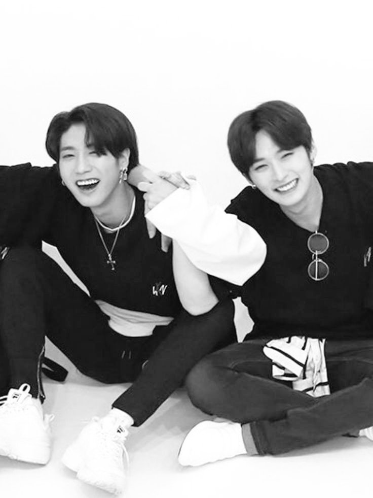 ItzStayByul's tweet photo. •Au Minsung•

Donde Minho pierde una apuesta y tiene que subirse a una aerosilla a pesar de que es acrofóbico, ahí conoce a Jisung quien se sienta con él y lo apoya en todo momento logrando que el mayor se enamore.¿Pero que pasaría si enrealidad Min estaba solo en el aerosilla? https://t.co/E2dfNxkGcs