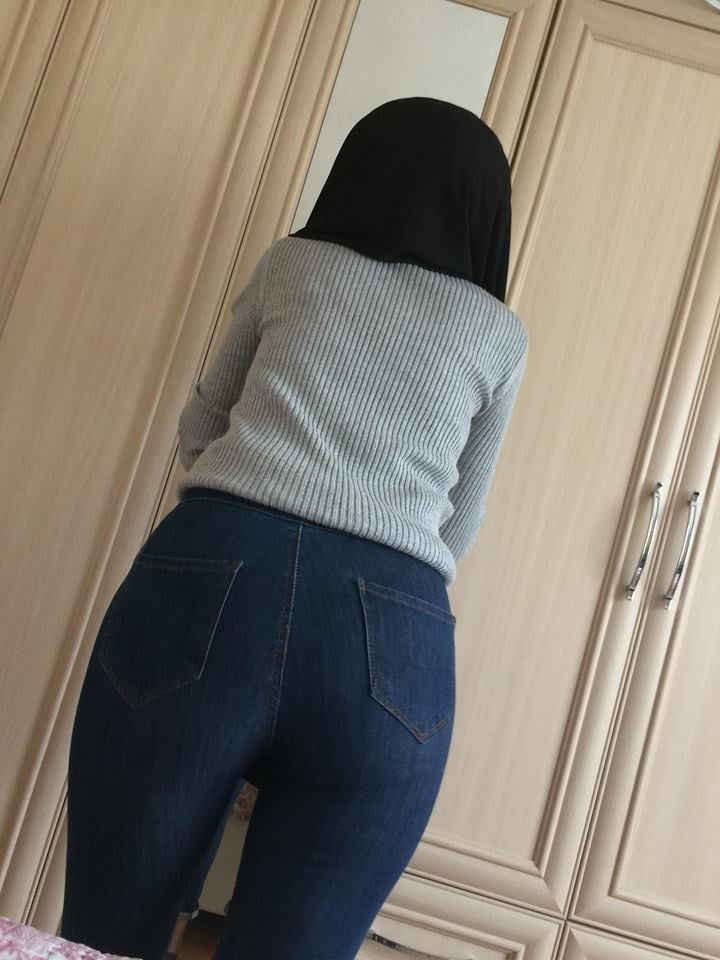 ديوث مصور اخته