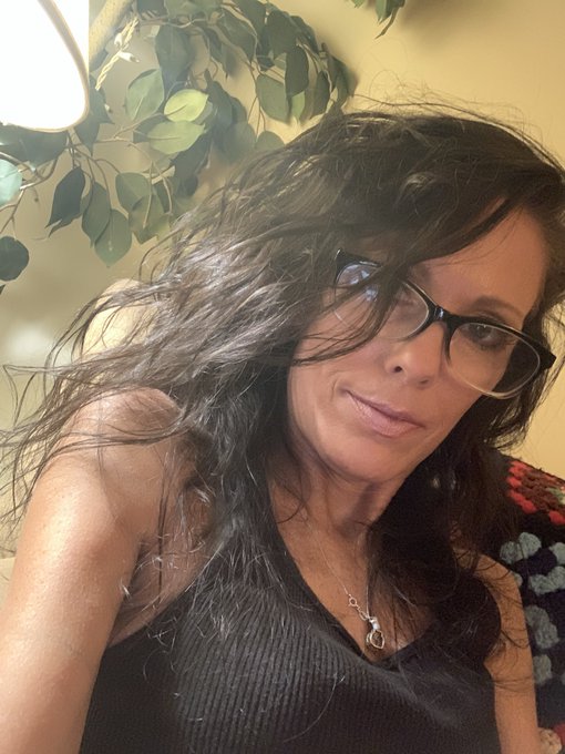 Me 💙 wondering what everyone could possibly be talking about now lol💙 https://t.co/v1ugP6S46U<a href="/tag/newprofilepic"class="tags"><span>#newprofilepic</span></a>