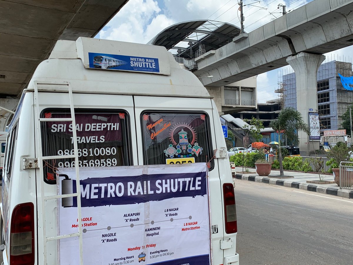 Hydbeatdotcom's tweet photo. To improve the connectivity to metro stations, shuttle services have been launched. This particular shuttle in the photo helps commuters travel from Nagole metro station to LB nagar. Thank you @hmrgov
#Hyderabad #metroshuttle https://t.co/KY6k3o646C