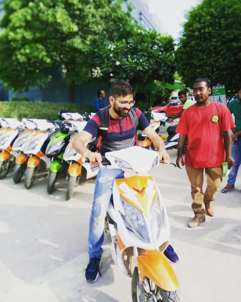 ZyppElectric's tweet photo. Weekend fun with # Zypp😍, the fun never stops when you get 60hrs of the weekend plan with unlimited use at just ₹299 😉, if you are looking forward to enjoying your next weekend, Download the app now! 📲 https://t.co/TSuUW5RxfE
#mobycy #zypp #electric #scooter #rent #weekend https://t.co/PyUdf1q951