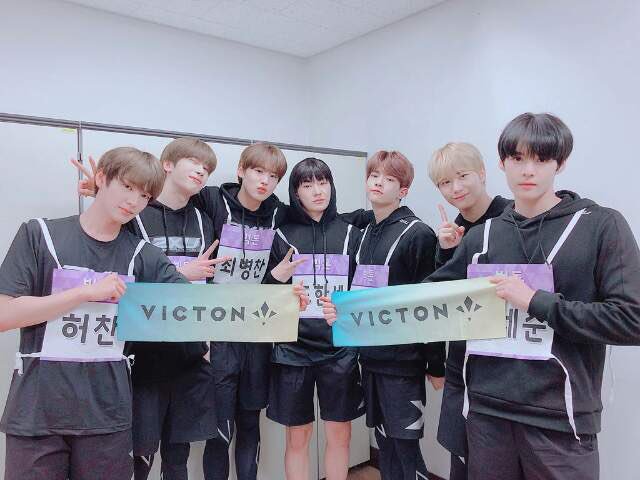 ____1109____o's tweet photo. #빅톤공식색은_공용이_아니다 이걸 보고 도 아무것도 모르겠니 스윙아? https://t.co/uVYZFGOAKr