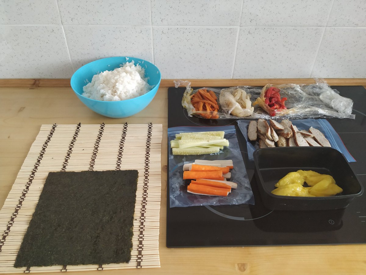 ytu222's tweet photo. Hoy toca sushi en casa 🤪🤪🤪🤪 https://t.co/EyEo8K7yqF