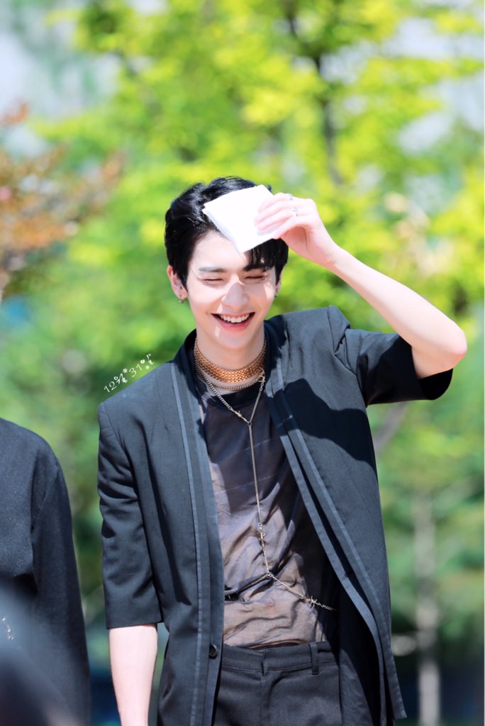 helloagain_5's tweet photo. 190825💛

#업텐션 #UP10TION #샤오 #XIAO #이동열 #The_Moment_of_Illusion #Your_Gravity @UP10TION https://t.co/ieIU7PeBJ3