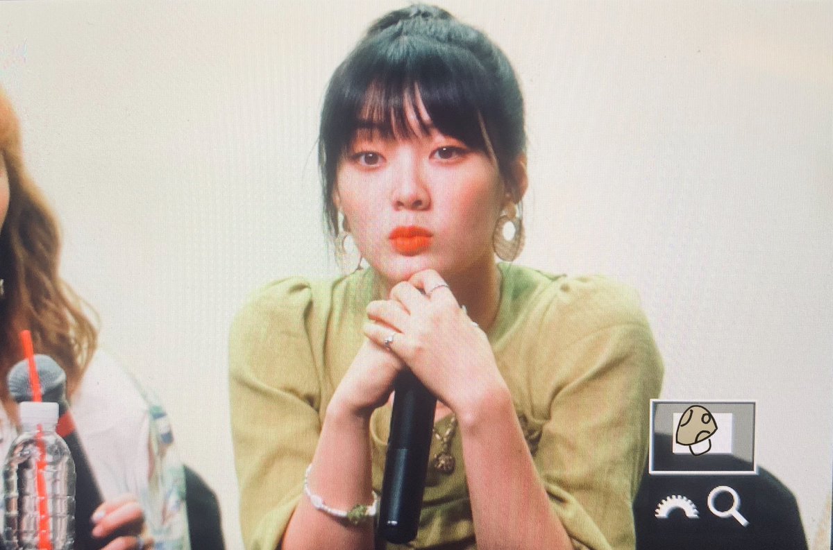 190825 위키미키 팬싸인회 프리뷰

울 뽀시래기 너무 기엽다앙 :) 

#위키미키 #wekimeki #루시 #노효정