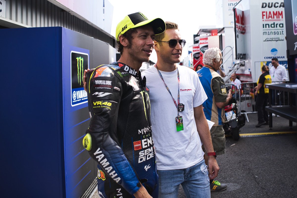 YamahaMotoGP's tweet photo. Silverstone is star-studded.

Formula 1 driver @LandoNorris and Formula E driver @svandoorne seem to be enjoying the British GP as well as a quick chat with @ValeYellow46.

#MonsterYamaha | #MotoGP | #BritishGP | #MonsterEnergy | #VR46 https://t.co/3Ze1umNLs8
