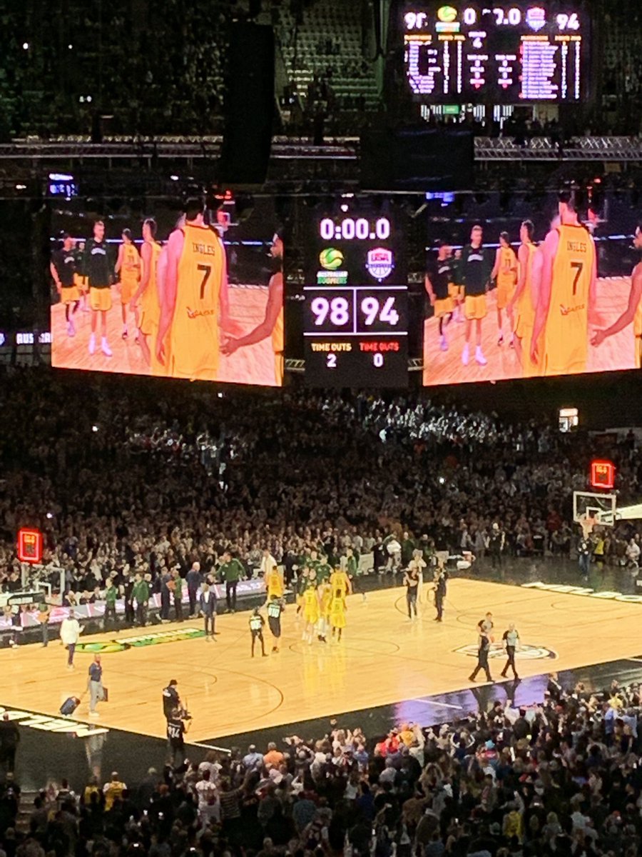 Highlight of this weekend had to be being back with the family and seeing AUS defeat USA for the first time in 🏀 (and the first time by anyone since 2006). @Joeingles7 No. 2 jersey clearly brought the luck 👊