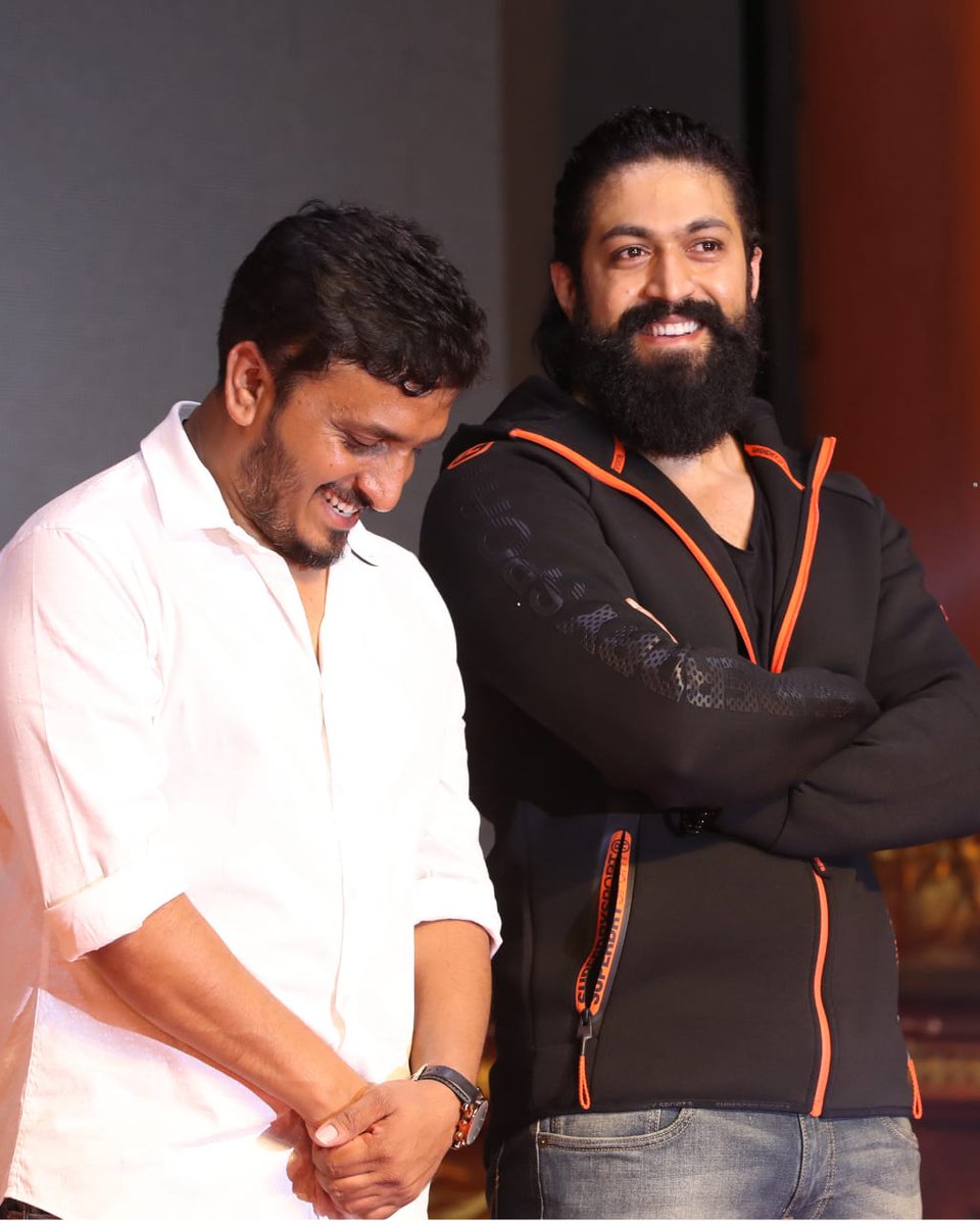 ನನ್ನ ಟ್ರೈಲರ್ ಬಿಡುಗಡೆ ಕಾರ್ಯಕ್ರಮಕ್ಕೆ ಪ್ರೀತಿಯಿಂದ ಬಂದು,ನನಗೆ ಮತ್ತು ನನ್ನ   "ಕಿಸ್ " ಚಿತ್ರಕ್ಕೆ ಹಾರೈಸಿ ಪ್ರತಿ ಹೆಜ್ಜೆಗೂ ನನಗೆ ಸಾಥ್ ನೀಡುತ್ತಿರುವ ನನ್ನ ಪ್ರೀತಿಯ ಗೆಳಯ " ಯಶ್ "ಅವರಿಗೆ ಹೃದಯಾಂತರಾಳದ ಕೋಟಿ ಕೋಟಿ ನಮನ🙏ಸದಾ ಹೀಗೆಯೇ ಇರಲಿ ಪ್ರೀತಿ 💗ಲವ್ ಯು 💗 <a href="/TheNameIsYash/">Yash</a>       
trailer👇
youtu.be/_RTKFJrhbZY