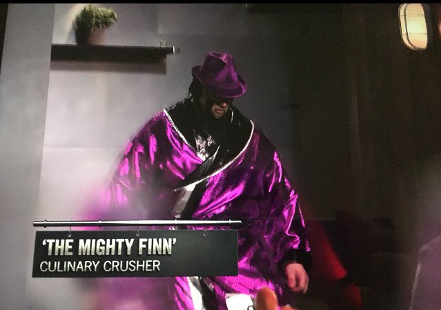 ehhby's tweet image. Great British Baking Show: Richard is a neurosurgeon that in his spare time enjoys jogging, puzzles, and having tea with his Gran 

American cooking shows: