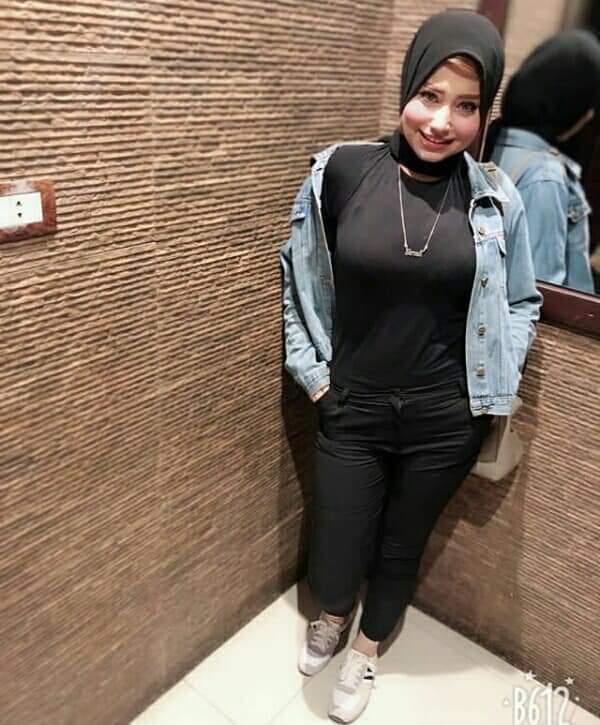 اختك لما شافتنى داخل عليها الاسانسير