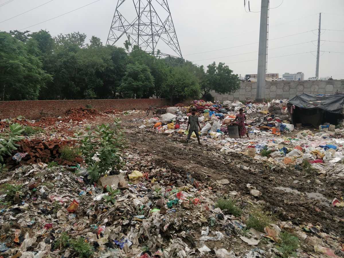 smwnair's tweet photo. @dm_ghaziabad Plastic mini dumpyard &amp; unknown business going on alongside NH24/9. Pigs &amp; plastics foul smell dumpyard near @AmrapaliVillage no officials taking action - why? Any big shot involved? @UPPCBLKO @CPCB_OFFICIAL @CMOfficeUP @nagarnigamgzb @fedaoagzb @swachhbharat https://t.co/bQ3fuMkJgl