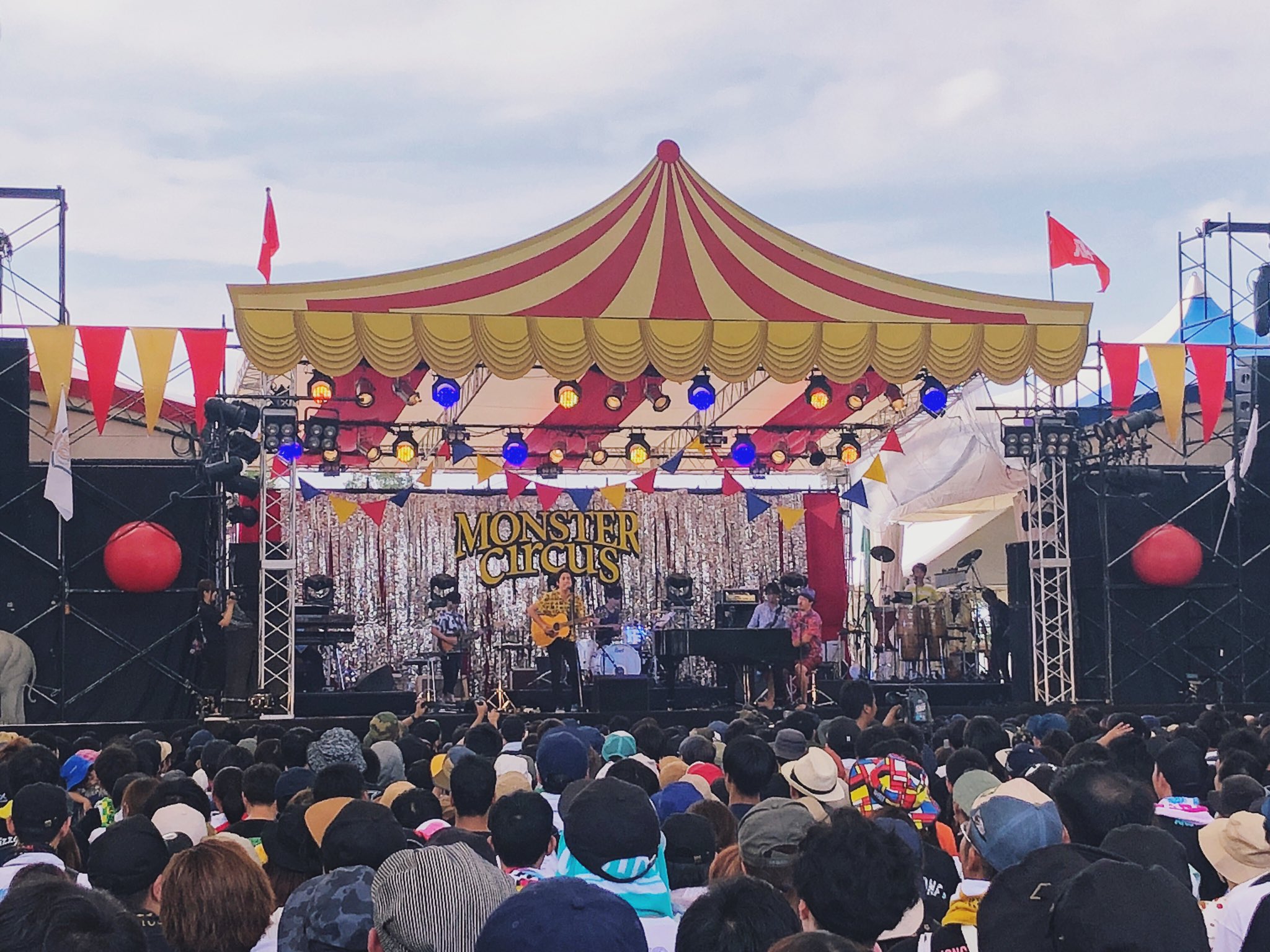 スキマスイッチ公式 th Anniversary Monster Bash 19 Monstercircusステージにお越しいただき ありがとうございました 初めてスキマスイッチを見に来てくださった方 是非 秋から始まるスキマスイッチのツアーに遊びに来てくださいね スキマスイッチ公式 th Anniversary Monster Bash 19 Monstercircusステージにお越しいただき ありがとうございました 初めてスキマスイッチを見に来てくださった方 是非 秋から始まるスキマスイッチのツアーに遊びに来てくださいね