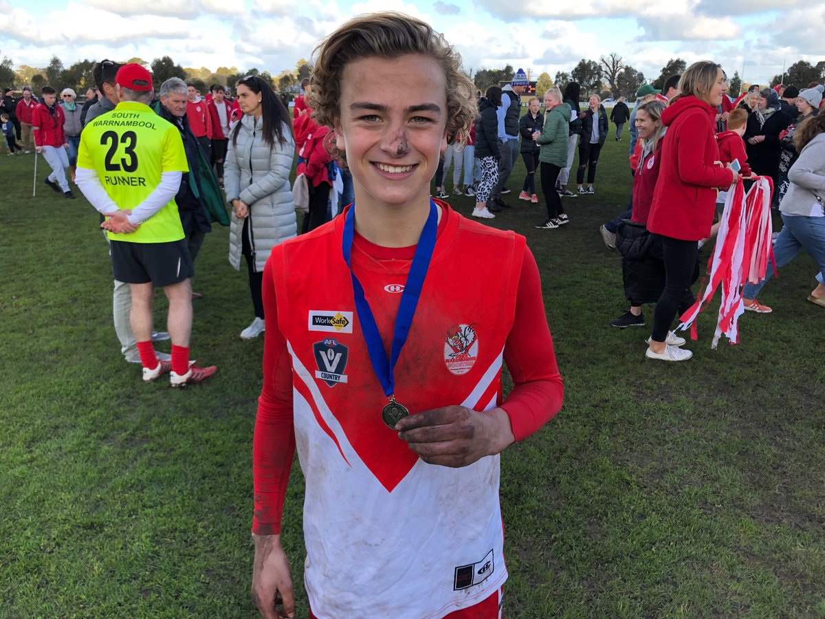 A 4 goal haul in the Hampden FNL U16 grand final saw Will White from the South Warrnambool FNC presented with the AFL Vic Country best player medallion ⁦<a href="/aflvic/">AFL Victoria</a>⁩ ⁦<a href="/AFL_WD/">AFL Western District</a>⁩ ⁦<a href="/3YBNews/">3YB FM News</a>⁩ ⁦<a href="/WboolStandard/">The Standard</a>⁩