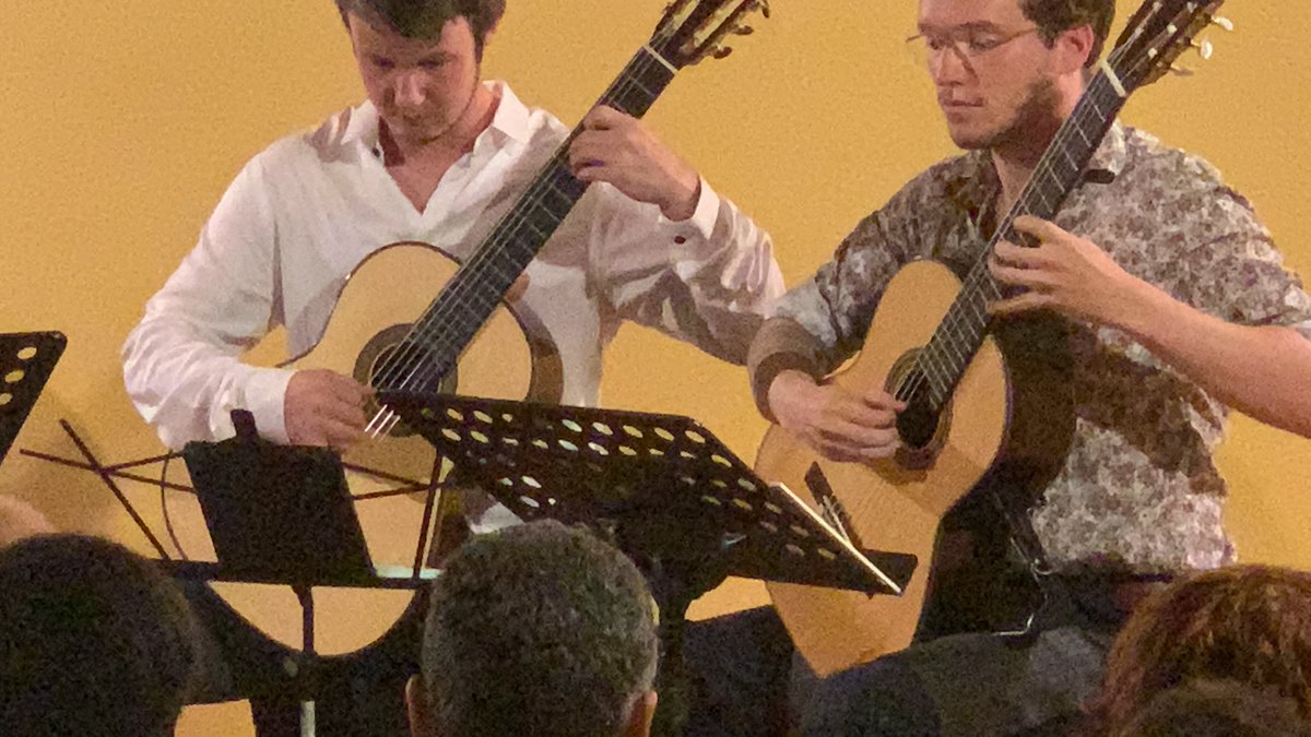 aureofest's tweet photo. Fue un lujo tener ayer en #ElBarraco al increíble @Alma_Trio con un nuevo repertorio con obras de #Bach #Dyens #Gangi #Dogson #Piazzolla #Gnattali #MacCombie #Bellinati Esperamos volver a teneros en #CicloAureo otra vez👏👏👏@Hannah_306 @jonniecumming @RBCEarlyMusic https://t.co/PSWhU3qWaX