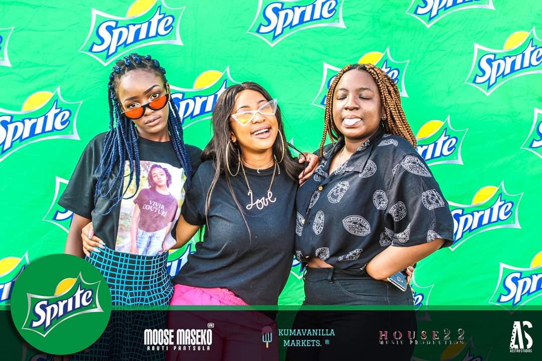 uMooseMaseko's tweet photo. #KumavanillaMarkets24Sep 10am-19pm The Reedz Mansion Protea North. Free tickets via https://t.co/ixGI1eUV7O /R20 at the Door for more info @kumavanilla ✊🏾✊🏾✊🏾 https://t.co/GALaF6iPZ9